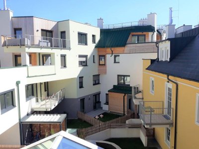 Herrlich viel Platz auf 170m2 -5 Zimmer-Maisonette! Wohnen im Biedermeier-Schlössl in Maria Enzersdorf! HEIZUNG: FERNWÄRME!
