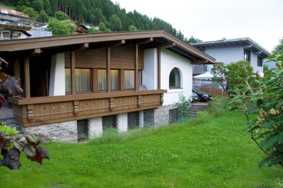Wunderschönes Einfamilienhaus mit Garten und Terrasse in den Bergen Tirols, nahe Innsbruck