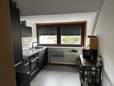 Helle 3,5-Zimmer-Dachgeschosswohnung mit gehobener Innenausstattung zur Miete in Essen