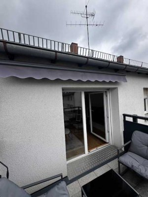 Sanierte 3,5 Zimmer Wohnung im 2.OG mit EBK, Balkon und Keller in Göppingen, WM: 1.030€