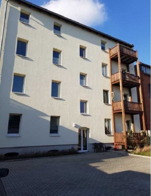 Schöne 4-Raum Wohnung mit Balkon in Halle