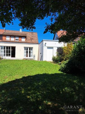 Super Garten mit Doppelhaushälfte im Wohngebiet Hungerberg