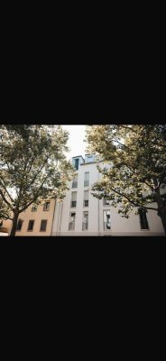 Stilvolle, neuwertige 2-Raum-EG-Wohnung mit geh. Innenausstattung mit Balkon und EBK in Würzburg