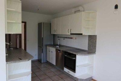 Gepflegte 3-Zimmer -Wohnung mit Balkon und Einbauküche in Mörfelden-Walldorf