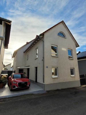 Freistehendes Zweifamilienhaus in Sandhausen zu verkaufen