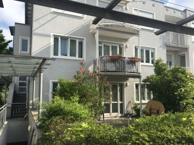 Schöne und gepflegte 4,5-Zimmer-Wohnung mit EBK in Böblingen