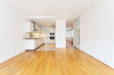 Charmante 3-Zimmer-Dachgeschosswohnung am Schwarzenbergplatz