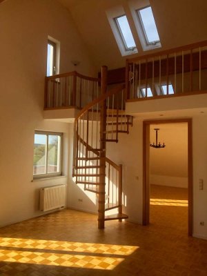 Helle 4,5-Zimmer Dachgeschosswohnung mit Balkon in Schwandorf
