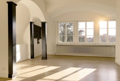 helle, sonnige Maisonette-Wohnung in FFM-Niederursel