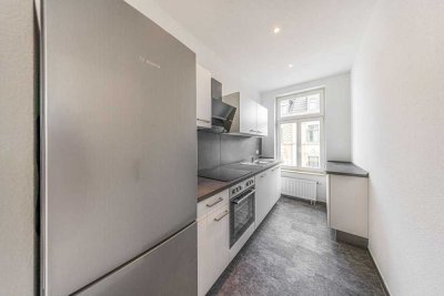 4 Zimmer I Tageslichtbad mit Wanne I Balkon zum Innenhof I neue Einbauküche