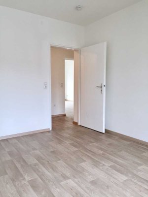 [ 2 ZKB ] Bezug nach Renovierung, Balkon und Küche