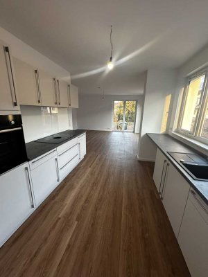 Erstbezug mit Balkon und geringen Nebenkosten: Stilvolle 3,5-Zimmer-Wohnung im Herzen von Verden