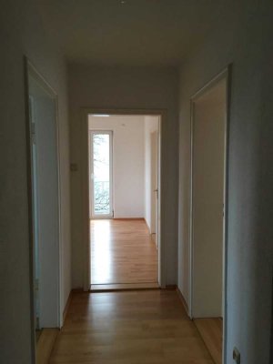 Modernisierte 3-Raum-Wohnung mit Einbauküche u. Balkon in attraktiver Lage