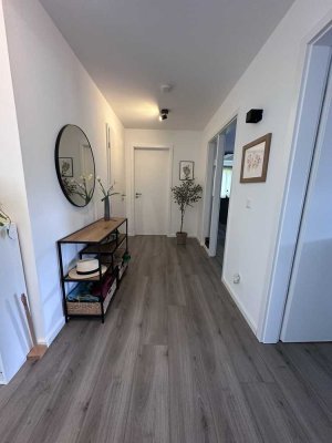 Nachmieter gesucht für Top moderne 3-Zimmer-DG-Wohnung mit Balkon in Burscheid.