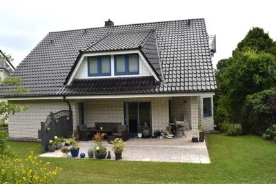 WOHN(T)RAUM, Erdgeschoss-Terrasse-eigener Garten in TOP Lage von Bad Driburg