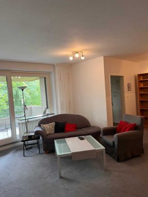Helle möblierte 1-Zimmer Wohnung mit großem Balkon in ruhiger Lage