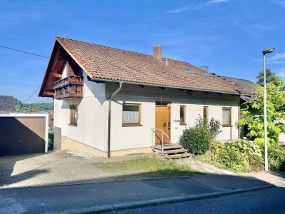 Geräumige, preiswerte und gepflegte 6,5-Zimmer-Doppelhaushälfte in Aussichtslage in Wannweil
