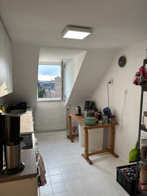 1250 € - 100 m² - 4.0 Zi.