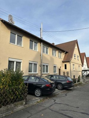 Geschmackvolle Wohnung mit vier Zimmern sowie Balkon und EBK in Süßen