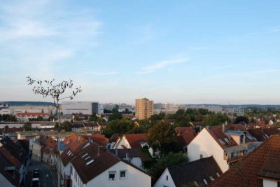 Ab sofort: 3,5 Zi.-Wohnung, 82 qm, Sindelfingen Zentrum, 6. OG mit Fahrstuhl, Wintergarten