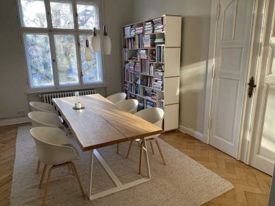 Wunderschön sanierte 3 Zi.-Altbauwohnung in Toplage **hochwertige Einbauküche inkludiert