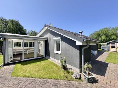 Idyllisches Ferienhaus mit Wintergarten nahe der Eider zu verkaufen
