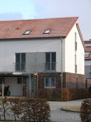Horn-Lehe, Nähe Lehester Deich: Reihenendhaus in ruhiger Wohnstraße