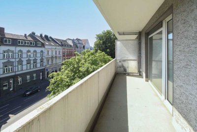 Direkte Waldrandlage: Leerstehende 3- Zimmerwohnung mit 2 Balkonen