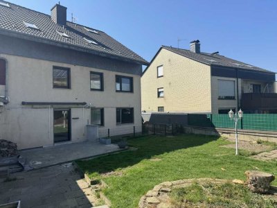 Großzügige 5,5 Zi.-WHG mit Garten, Kamin, Keller und Garage! Ab sofort!