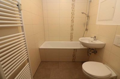 Der Star in der Manege...moderne 5-Raum-Etagenwohnung mit Wanne, Dusche & 2 Balkonen!!!