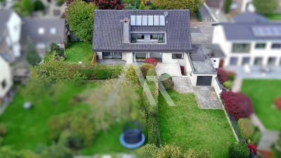 Elegante Stadtvilla in Jülich überzeugt mit ruhiger Lage, sonnigem Grundstück, Galerie und eigenem P