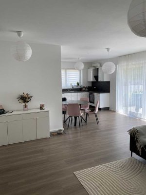 Stilvolle 3-Zimmer-Erdgeschosswohnung mit gehobener Innenausstattung mit Terasse und EBK in Büdingen