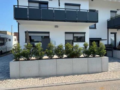 Geschmackvolle 2-Zimmerwohnung in Tiefenbronn mit großer Terrasse, EBK und geh. Innenausstattung