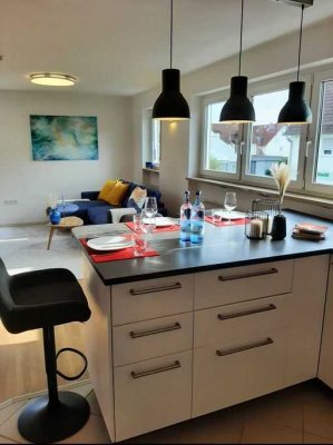 Freundliche und modernisierte 1,5-Raum-Maisonette-Wohnung mit Balkon in Neu-Ulm / Burlafingen
