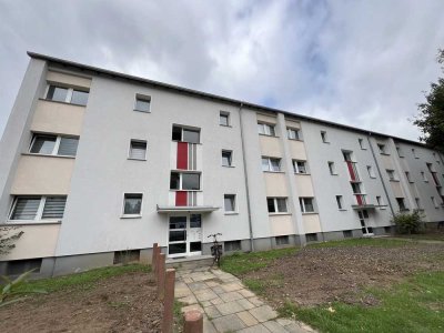 Renovierte 2 Zi.- Whng. - modernes Wannenbad mit Fenster und Balkon - Duisburg