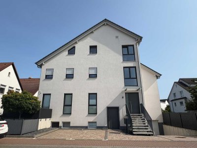 Mitten in Dieburg: Barrierefreie Etagenwohnung mit großer Dachterrasse!