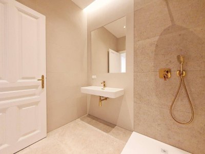 ++NEW++ Premium-Erstbezug 4-Zimmer-Stilaltbau mit luxuriösem Finish in Top Location NÄHE Urania! U-Bahn &amp; CAT