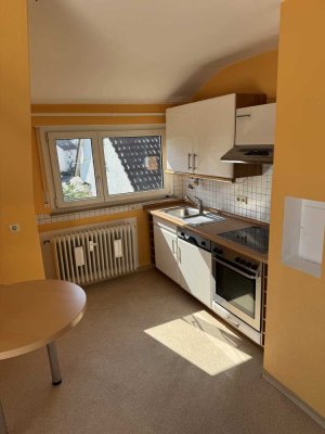 Gemütliche und angenehm helle 2,5-Zimmer-Wohnung mit Süd-Balkon