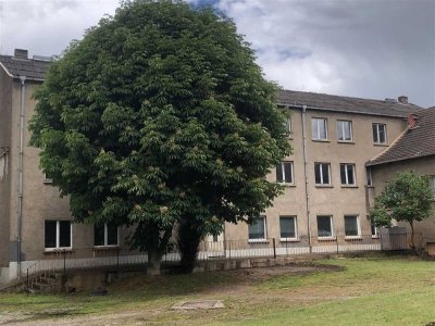 Modernisierte 2-Zimmer-Wohnung im 2.OG eines 9-Familienhauses