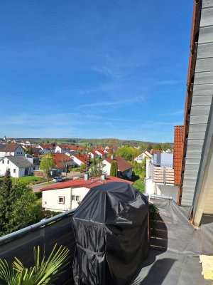 Traumhafte 3 Zimmer Dachgeschosswohnung mit Blick über Steinheim