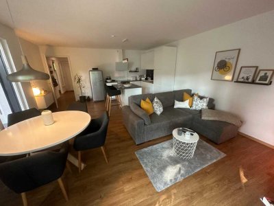 Stilvolle, neuwertige 2-Raum-Terrassenwohnung mit gehobener Innenausstattung mit EBK in Feucht