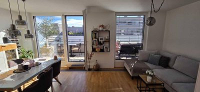 Komplett möblierte DG-Maisonette ohne Schrägen mit 3 Terrassen