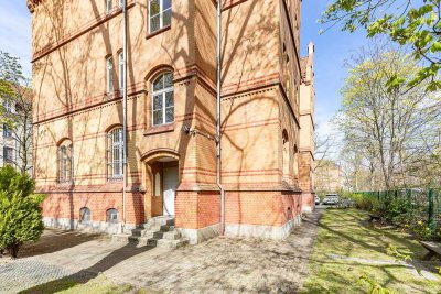 BEZUGSFREI: Altbauklassiker mit Stil – wohnen im historischen Ambiente