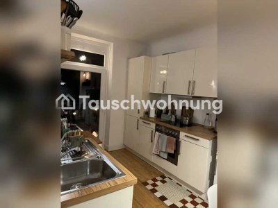 Tauschwohnung: Licht durchflutete Altbauwohnung in Winterhude