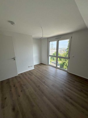 Erstbezug! Moderne 3,5-Zimmer-Dachgeschosswohnung in zentraler Lage von Böblingen