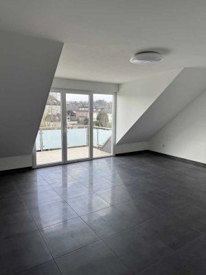 Neuwertige Wohnung mit drei Zimmern sowie Balkon und EBK in Dortmund