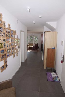 Exklusive, neuwertige 3,5-Zimmer-Wohnung mit Loggia und EBK in MA-Niederfeld