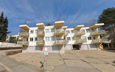 Baumeistergasse: Zwei Zimmer mit Balkon ab Spetember