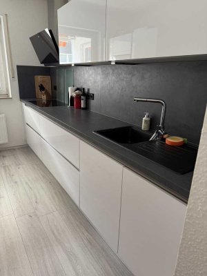Vollständig renovierte 3,5-Raum-Wohnung mit Loggia und Einbauküche in Dortmund