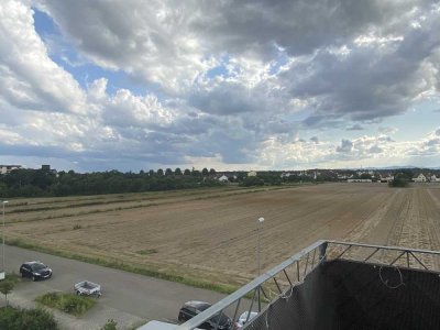 Neuwertige 3-Raum-Wohnung mit Balkon und Einbauküche in Limburgerhof